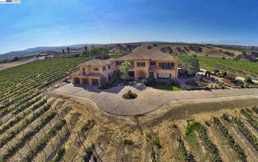 CRANE RIDGE VINEYARDS - Residential