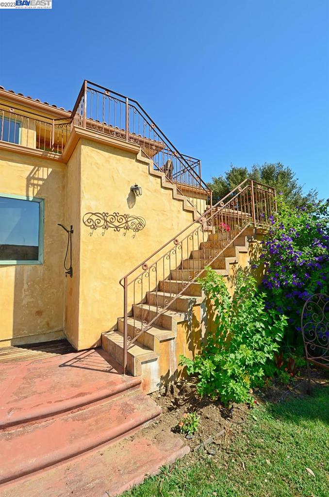 CRANE RIDGE VINEYARDS - Residential