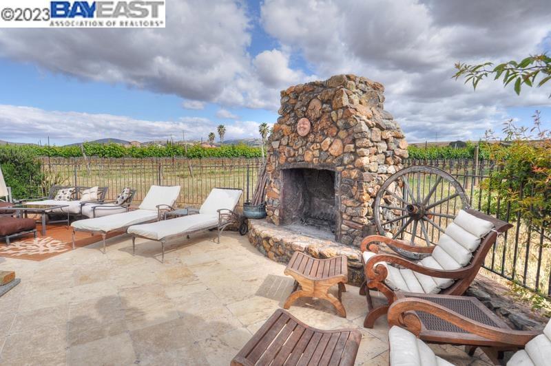 CRANE RIDGE VINEYARDS - Residential