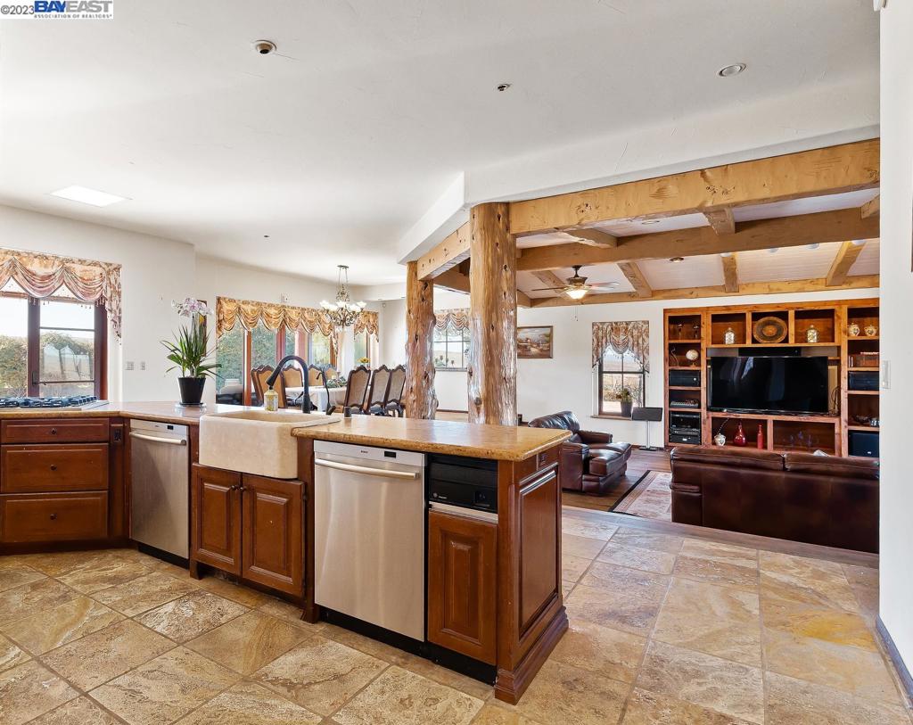 CRANE RIDGE VINEYARDS - Residential