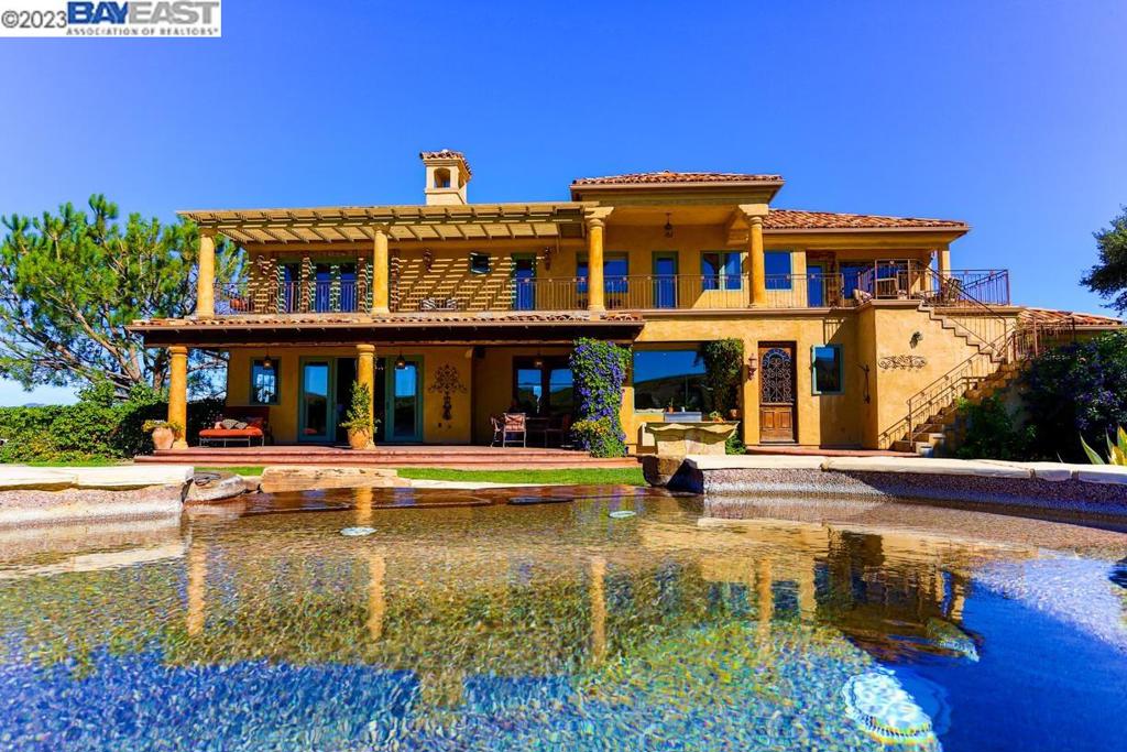 CRANE RIDGE VINEYARDS - Residential