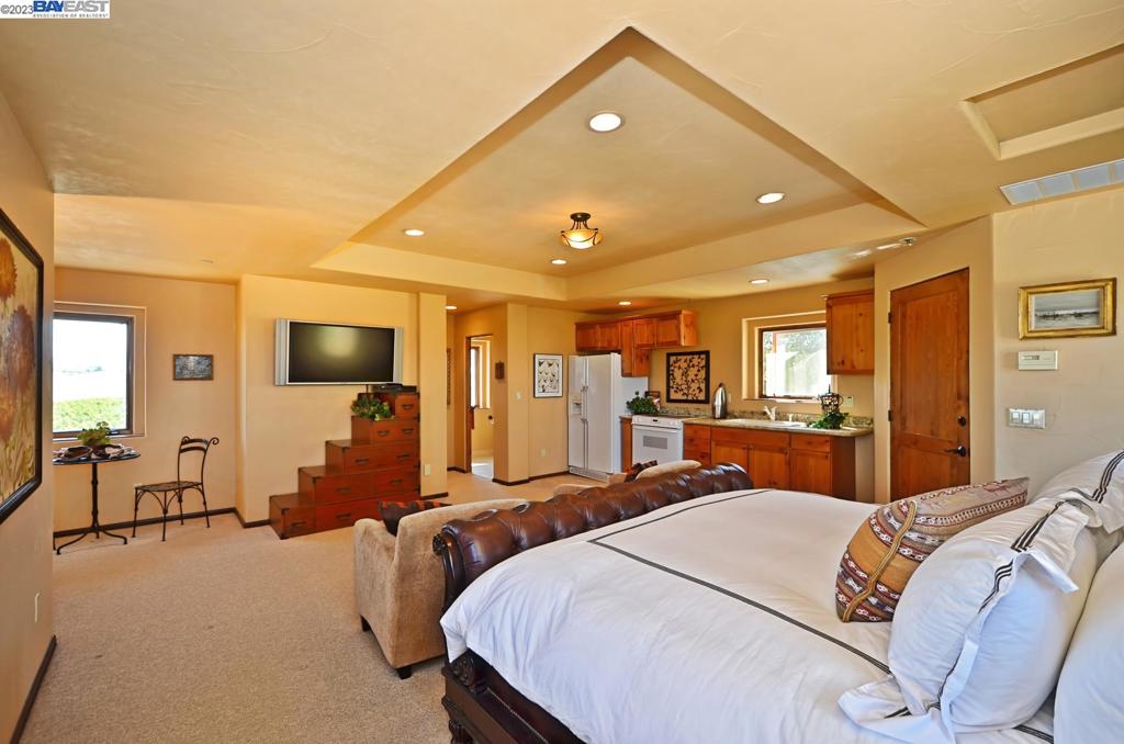 CRANE RIDGE VINEYARDS - Residential