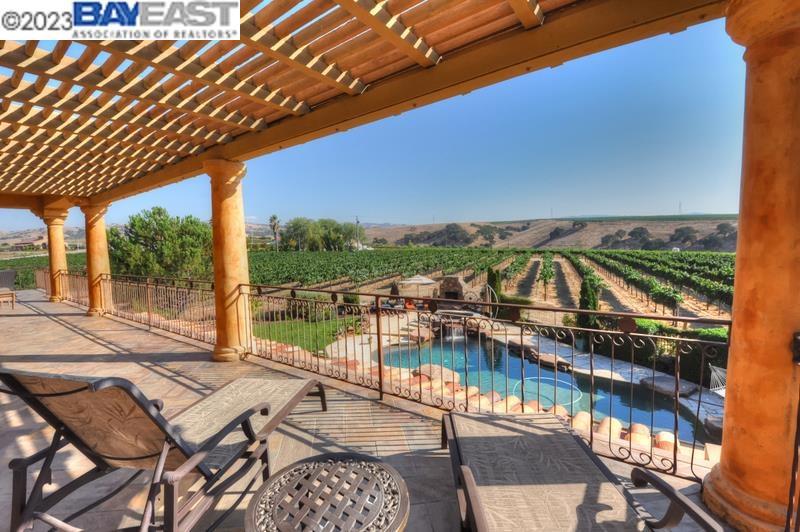 CRANE RIDGE VINEYARDS - Residential