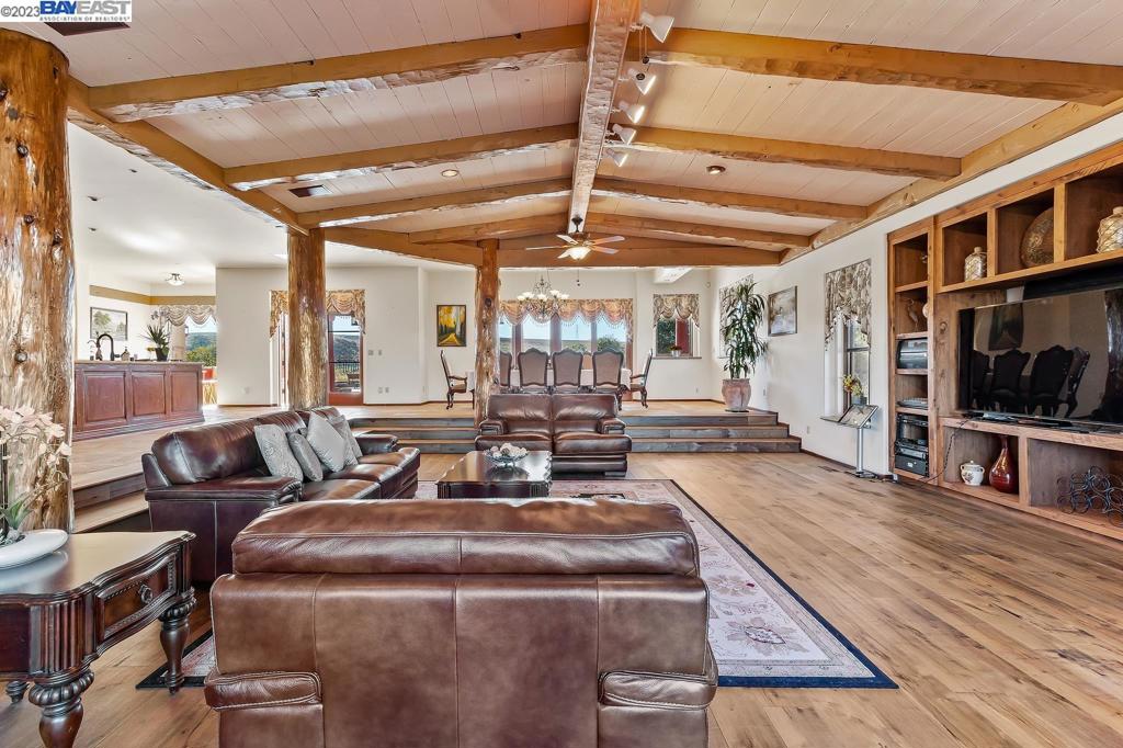 CRANE RIDGE VINEYARDS - Residential