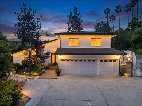 Photo of 19724 Trull Brook Drive, Tarzana, CA 91356 (MLS # CV26091116)
