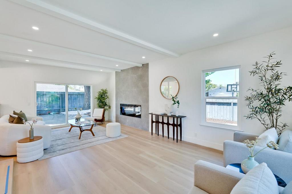 869 Lusterleaf Drive
