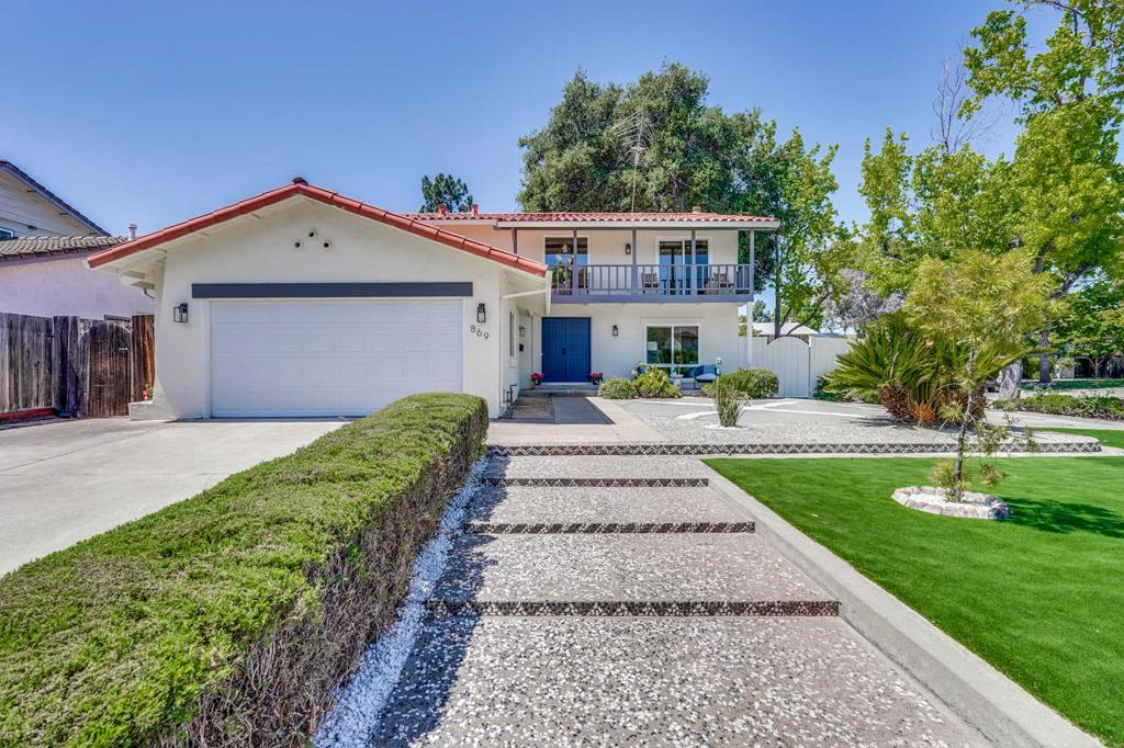 869 Lusterleaf Drive