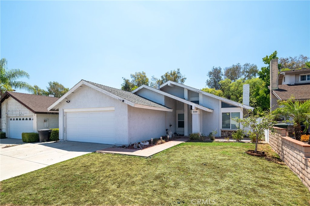 Welcome to this beautifully maintained 3 bedroom plus 1 bonus room, 2 bathroom home, located in a quiet, family-friendly neighborhood within the highly sought-after Rowland Unified School District.
Home Features
3 bedroom plus 1 bonus room | 2 Bathrooms
Optional bonus room – perfect for a home office, playroom, or guest space
Updated kitchen with granite countertops, ample cabinet space
Wood flooring throughout for a warm and elegant feel
Recessed lighting and spacious layout for a bright, airy atmosphere
Backyard deck perfect for BBQs, outdoor dining, and family gatherings
Prime Location
*Close to major shopping centers, grocery stores, restaurants, and daily conveniences
*Easy access to freeways 10 and 60—ideal for commuters
Additional Information
*Washer and dryer included
*Tenant responsible for all utilities
*Pets are NOT allowed