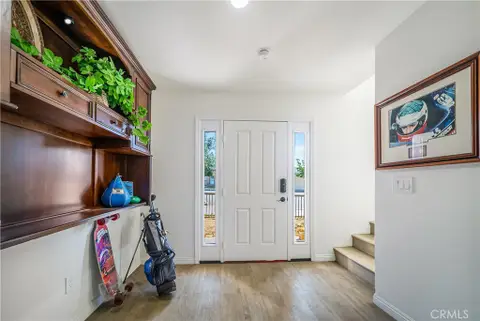 MLS: SR25171365