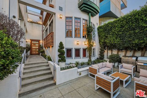 128 Roma Court Marina Del Rey CA 90292