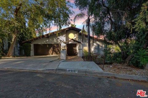 Photo of 4912 Llano Drive, Los Angeles, CA 91364 (MLS # 26989409)
