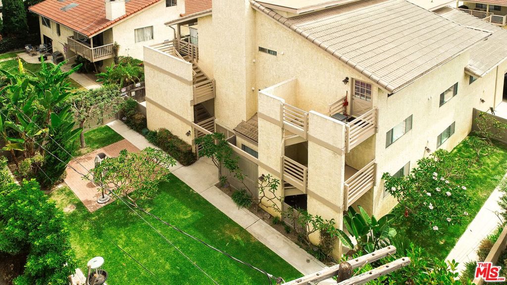 16805 Roosevelt Lane