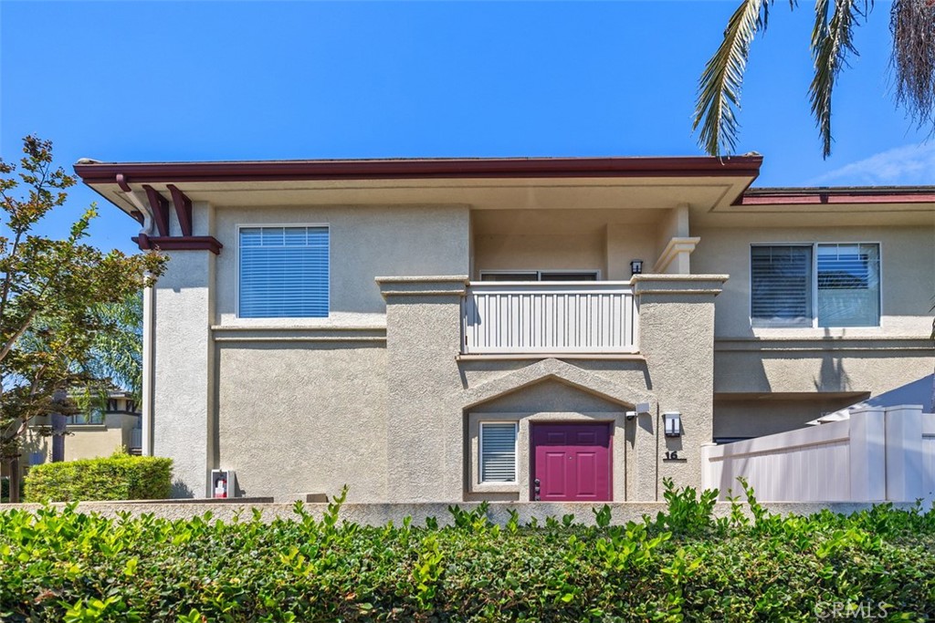 Welcome to 16 Mosaic, a stunning carriage-style condo in one of Aliso Viejo’s most sought-after gated neighborhoods. This open-concept end unit—with no one above or below—offers single-level living upstairs, filled with natural light and highlighted by a sunset-facing deck and a welcoming front porch. Inside, the spacious floor plan features wood flooring throughout, a cozy fireplace in the family room, and a beautifully upgraded kitchen with quartz countertops and a breakfast bar that opens to the dining area—perfect for entertaining. The large primary suite boasts a walk-in closet and an en-suite bath with dual quartz vanities. An attached two-car garage provides convenience with side-by-side washer and dryer hookups. Added peace of mind comes with recently replaced interior plumbing, completed by the HOA. Community amenities include a gated pool and spa, plus convenient guest parking nearby. Enjoy the best of Orange County living with award-winning schools, shopping, dining, entertainment, and 22+ miles of hiking and biking trails nearby. World-renowned beaches, 5-star resorts, Dana Point Harbor, and vibrant local festivals are just minutes away. Easy access to the 73/405/5 freeways and the Irvine Spectrum makes commuting a breeze.
? Don’t miss this incredible opportunity to experience the ultimate SoCal lifestyle at 16 Mosaic!