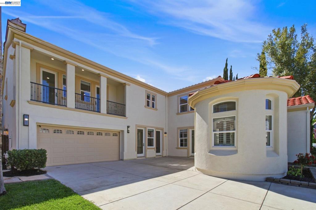 2200 Lotus Way