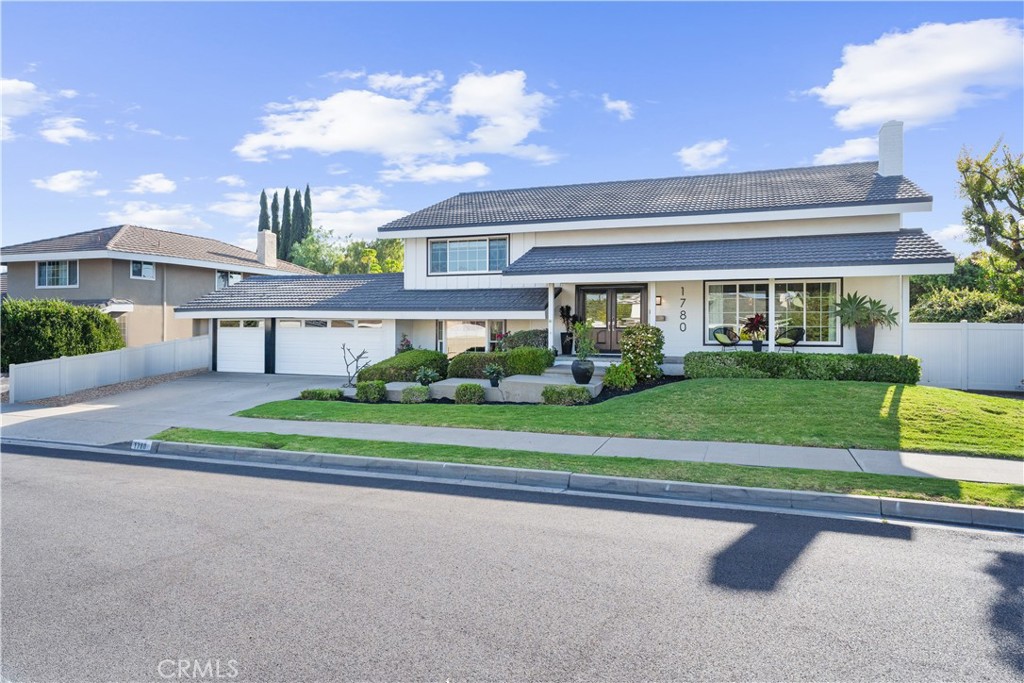 1780 N Mockingbird Place