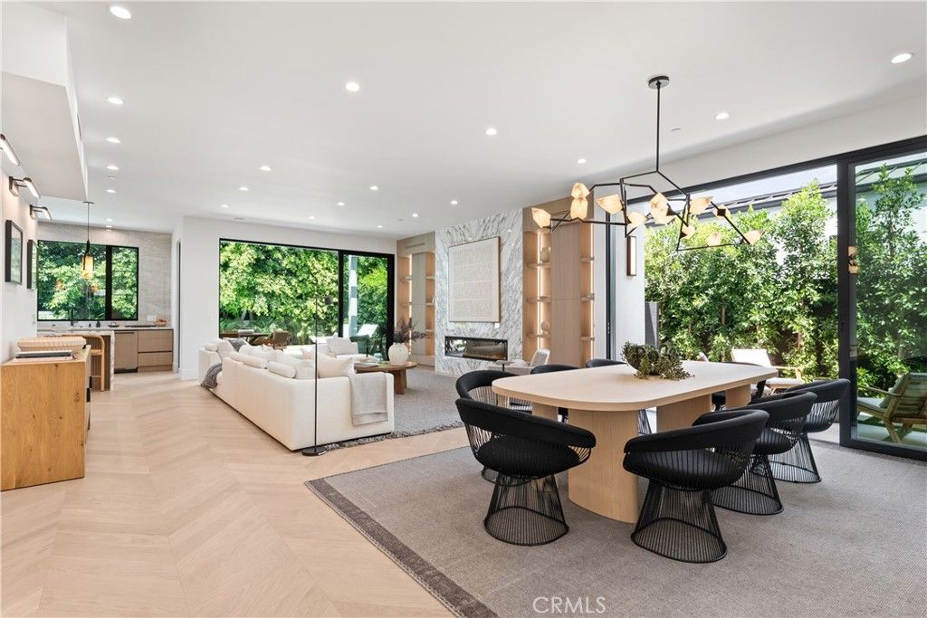 Photo of 4205 Agnes Avenue, Studio City, CA 91604 (MLS # SR25177768)