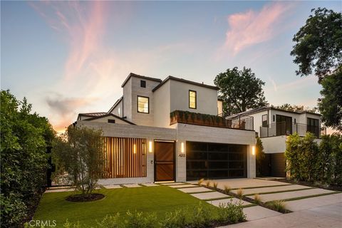 Photo of 4205 Agnes Avenue, Studio City, CA 91604 (MLS # SR25177768)