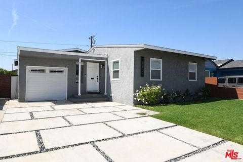 Photo of 18825 Wilton Place, Torrance, CA 90504 (MLS # 26669973)