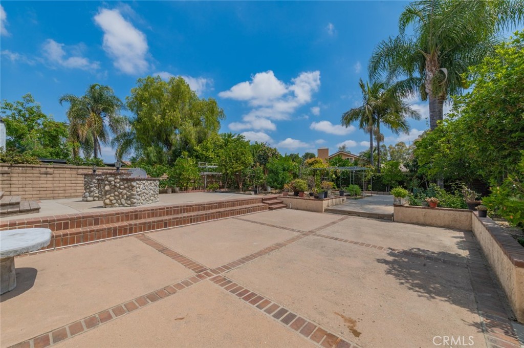 8 Quiet Hollow Road