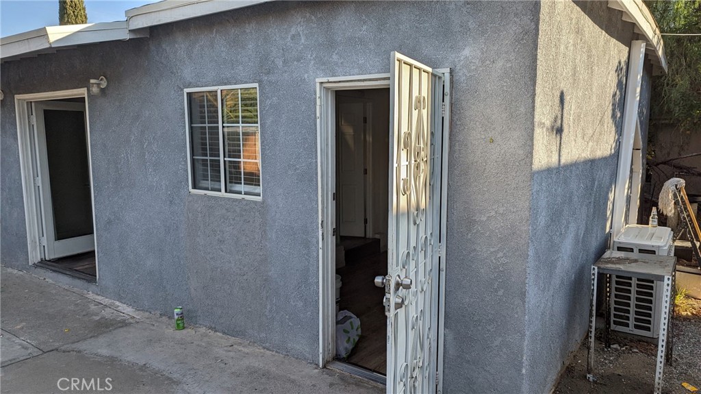 Unit on a 3 on a lot with a shared driveway, this 1 bedroom, 1 bathroom single story house is approx 400 sq. ft. with no one above, behind, newer flooring, new cabinets, counter, separate bedroom than kitchen/dining area, one parking space in front of the unit. Contact us for more information today! Major cross streets are Randall Ave and Sierra Ave. Water, electricity, gas and trash collection will be included with rent.