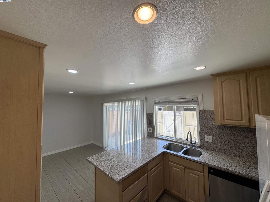 NORTHGATE WEST - Residential