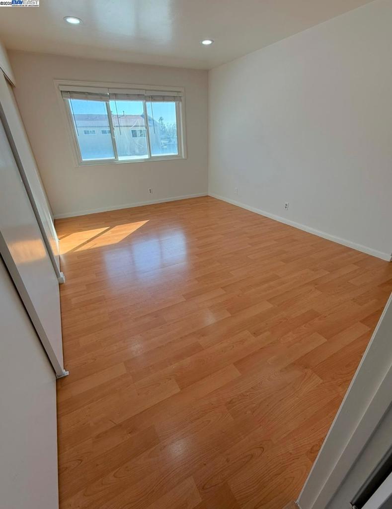 NORTHGATE WEST - Residential