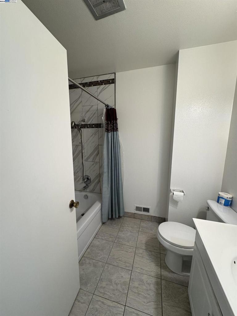 NORTHGATE WEST - Residential