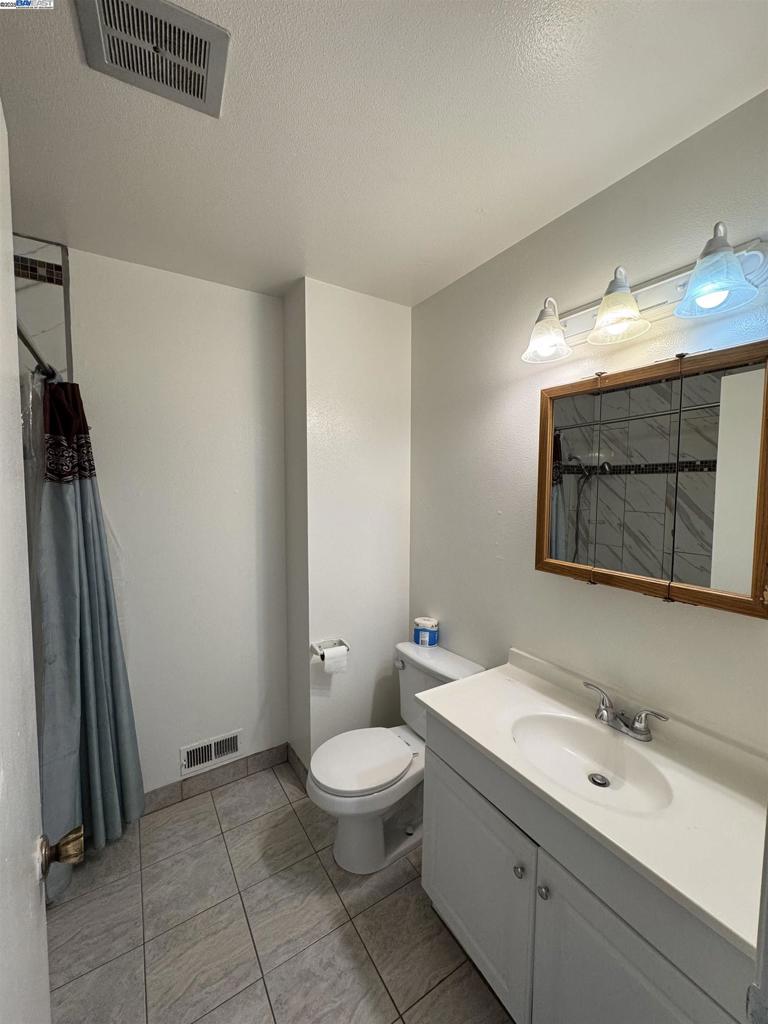 NORTHGATE WEST - Residential