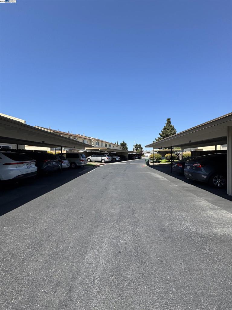 NORTHGATE WEST - Residential