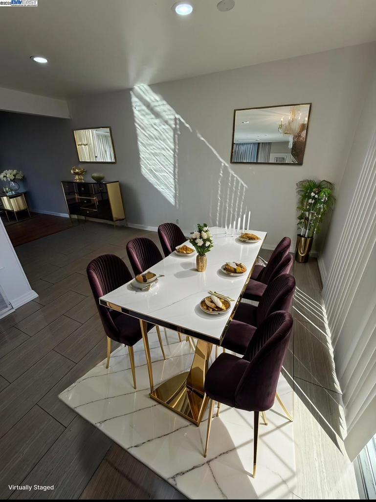 NORTHGATE WEST - Residential