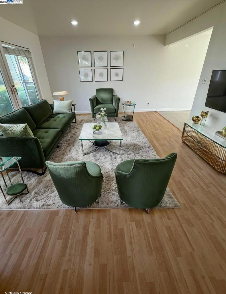 NORTHGATE WEST - Residential