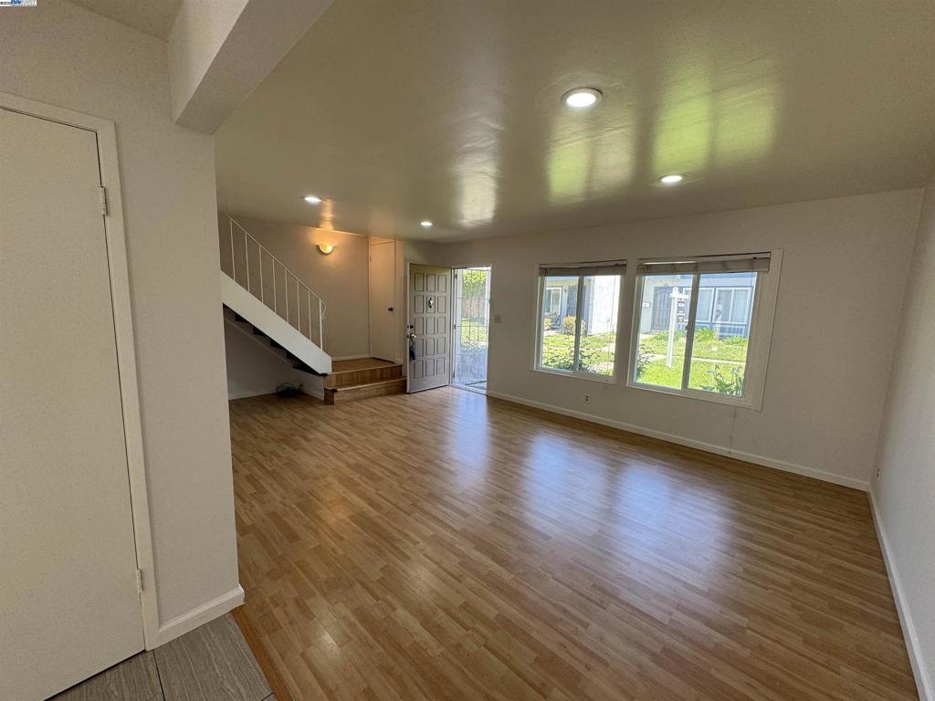 NORTHGATE WEST - Residential