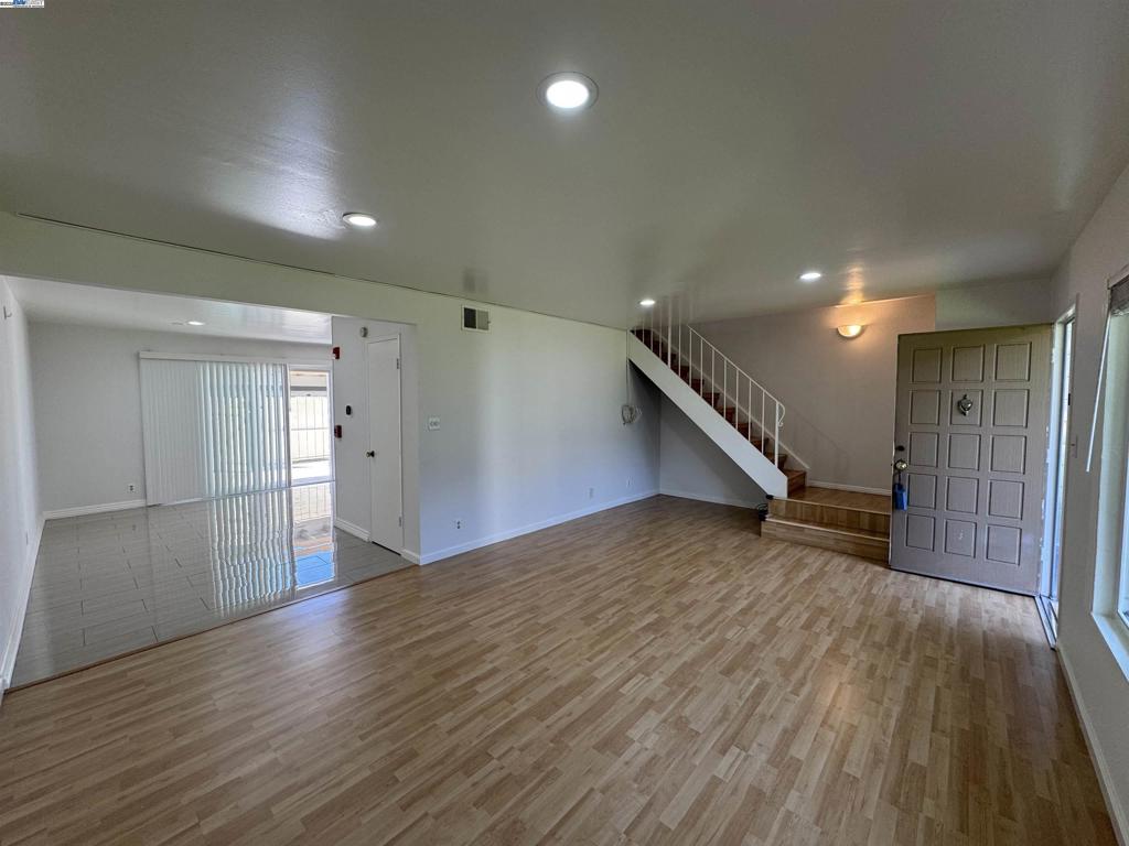 NORTHGATE WEST - Residential