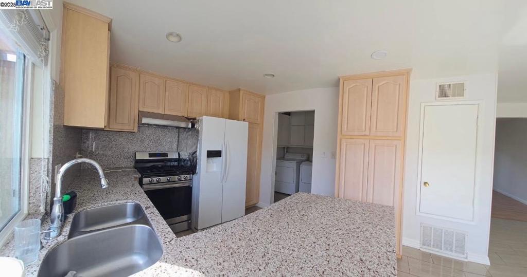 NORTHGATE WEST - Residential