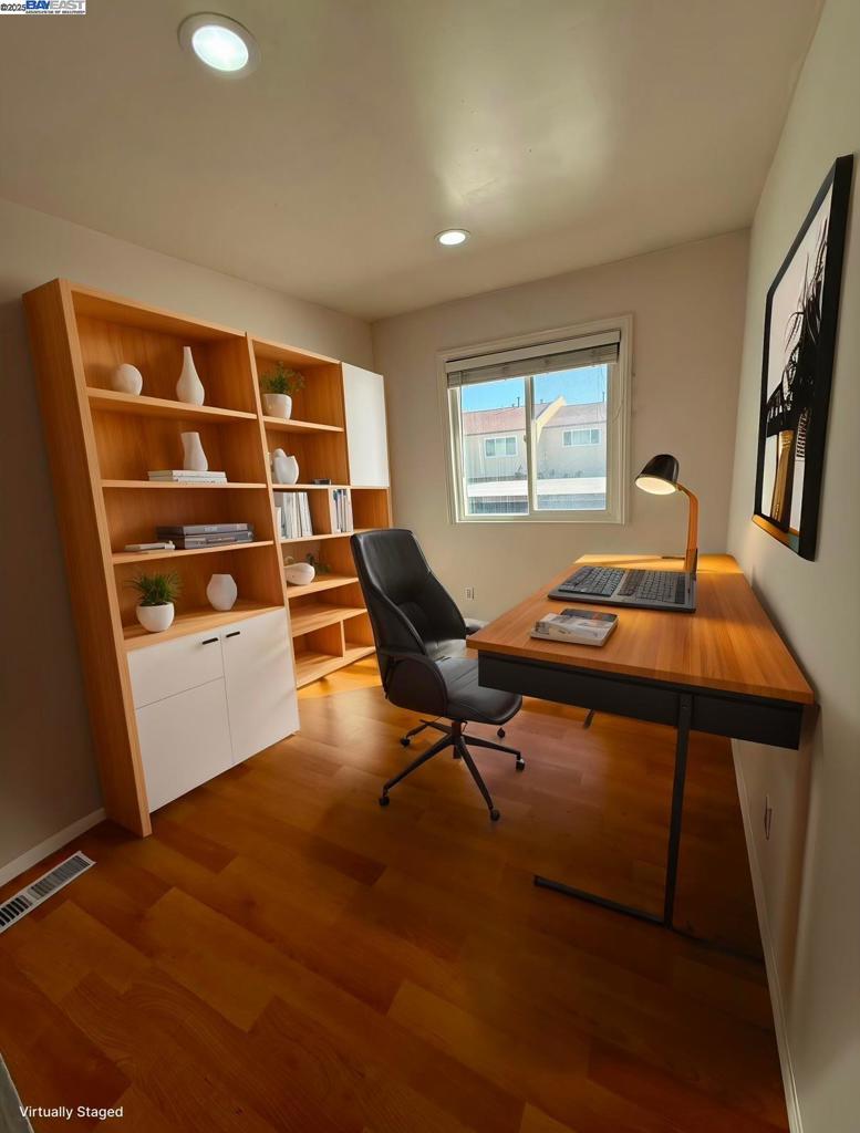 NORTHGATE WEST - Residential