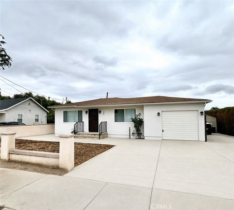 Photo of 302 E Francis St, Ontario, CA 91761 (MLS # CV26088025)