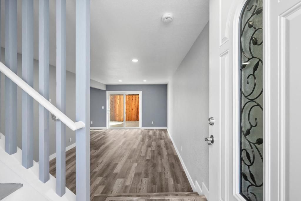 Photo of 912 Acosta Plaza #11, Salinas, CA 93905 (MLS # ML82025253)