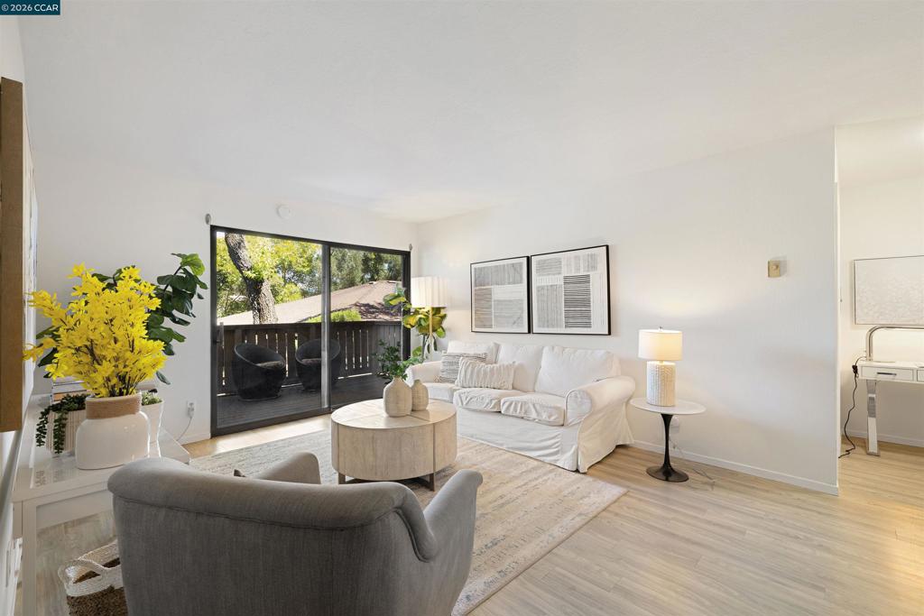 101 Kinross Dr 9