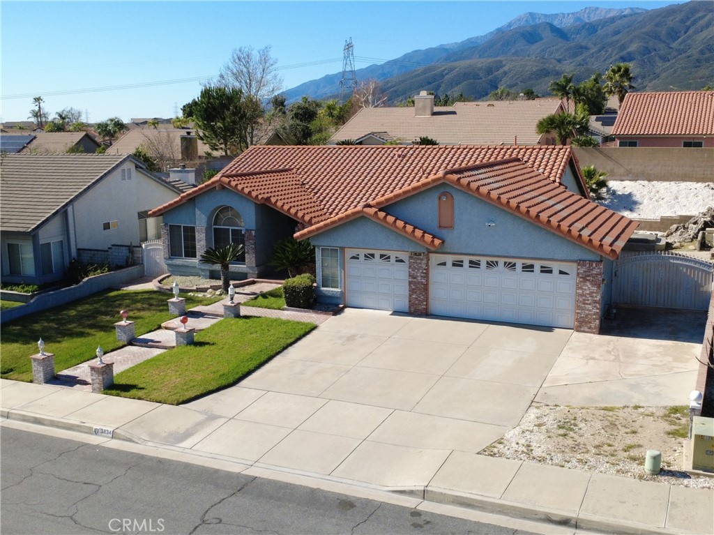 3834 N Silver Tree Court