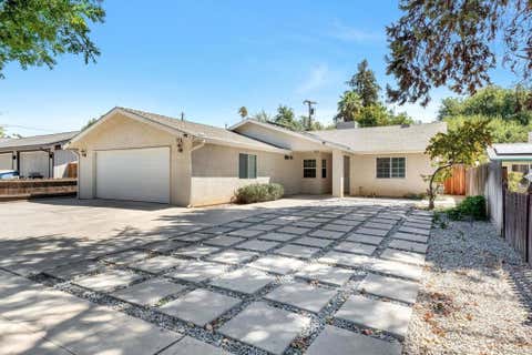 Photo of 413 S Villa Street, Fresno, CA 93727 (MLS # PTP2606404)