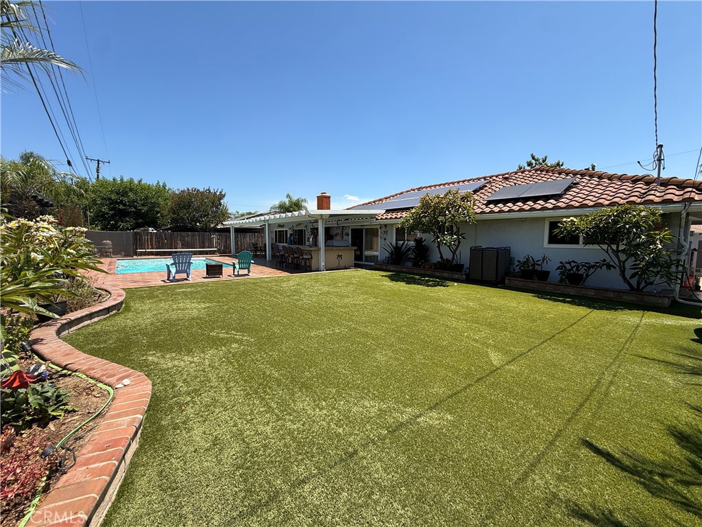 223 N Garsden