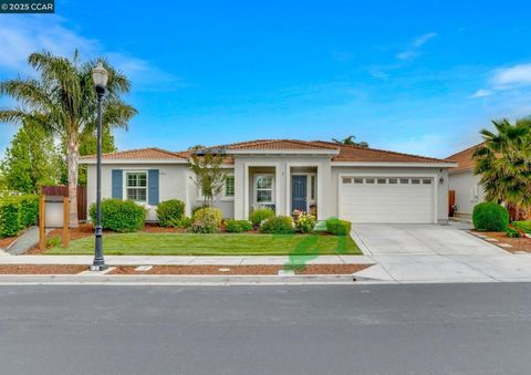 Photo of 741 Jennifer St, Brentwood, CA 94513 (MLS # 41115053)