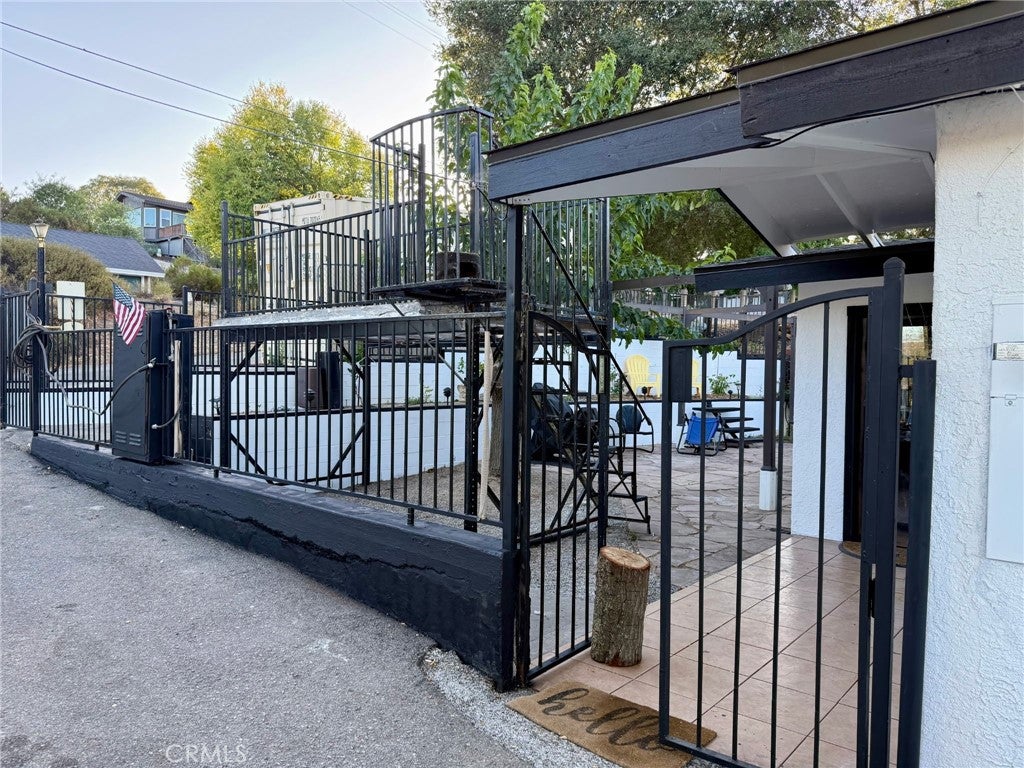 4633 Estrada