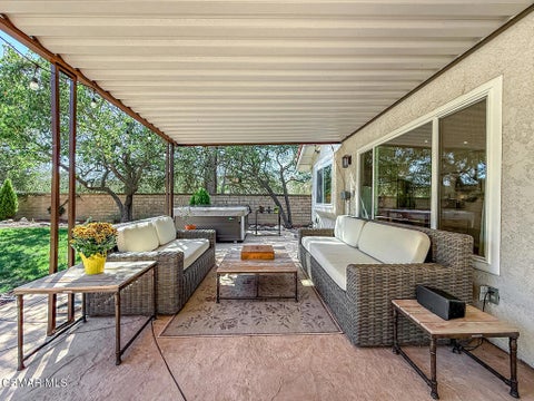 Tiny photo for 2056 Stonehill Circle, Thousand Oaks, CA 91360 (MLS # 226005059)