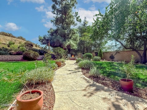 Tiny photo for 2056 Stonehill Circle, Thousand Oaks, CA 91360 (MLS # 226005059)
