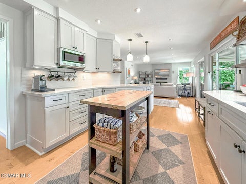 Tiny photo for 2056 Stonehill Circle, Thousand Oaks, CA 91360 (MLS # 226005059)