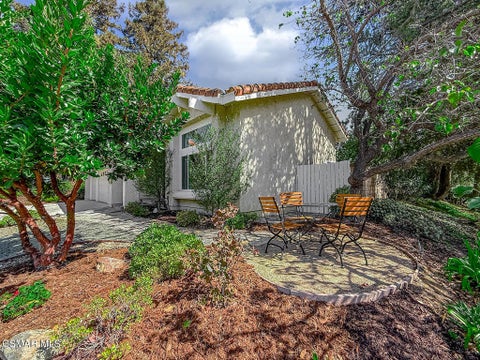 Tiny photo for 2056 Stonehill Circle, Thousand Oaks, CA 91360 (MLS # 226005059)