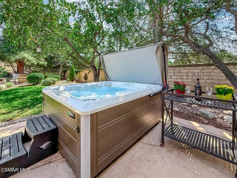 Tiny photo for 2056 Stonehill Circle, Thousand Oaks, CA 91360 (MLS # 226005059)