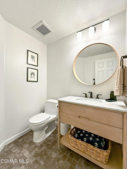 Tiny photo for 2056 Stonehill Circle, Thousand Oaks, CA 91360 (MLS # 226005059)
