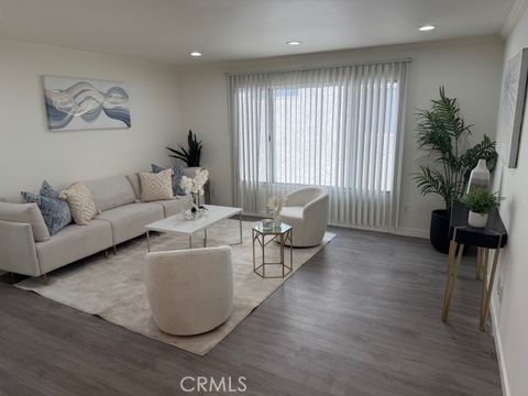 Photo of 408 Burchett St #5, Glendale, CA 91203 (MLS # GD26060615)
